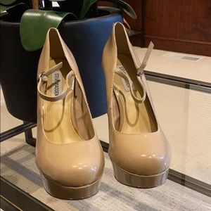 Steve Madden nude platform heel with ankle strap